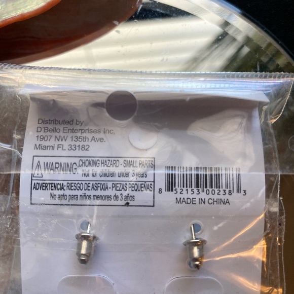 D'Bello Faux White Pearl with Abstract Silver Shape with Small Round Sparkle. - Picture 11 of 11